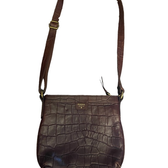 Fossil Alligator skin brown crossbody 10” x 9” - Picture 4 of 10